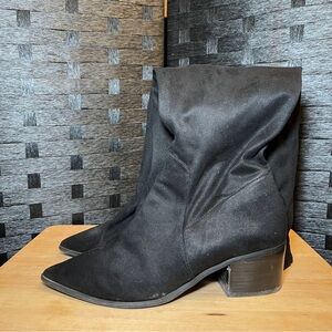 Women’s Size 12W black boots